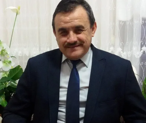 kutahyanin-emet-ilcesinde-cuma-namazi-kildirmaya-giden-imam-ahmet-ere-araba-carpti-1640379469970.jpeg Kütahya’nın Emet ilçesinde cuma namazı kıldırmaya giden imam Ahmet Er'e araba çarptı-2