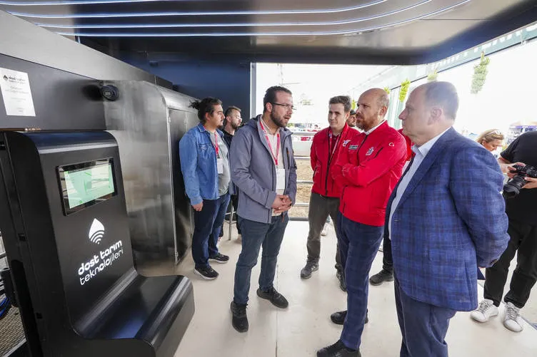 İlim Yayma Vakfı Mütevelli Heyeti Başkanı Bilal Erdoğan TEKNOFEST'i ziyaret etti (AA)