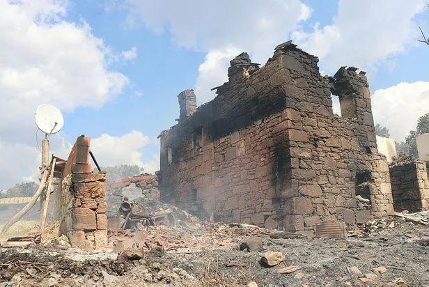 Son dakika: Manisa'da çıkan orman yangını kontrol altına alındı-2