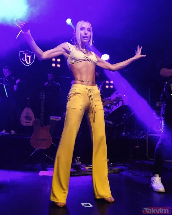 Gülşen’in ateşten elbisesine sosyal medyanın tepkisi sert oldu! Kimi iç çamaşırına benzetti kimi “Yakışıksız ve hadsiz” dedi - 1