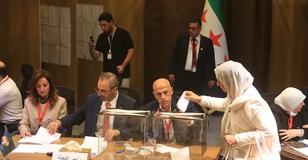 Suriye Halk Meclisi'ni belirliyor! 11 il 50 bölgede seçim
