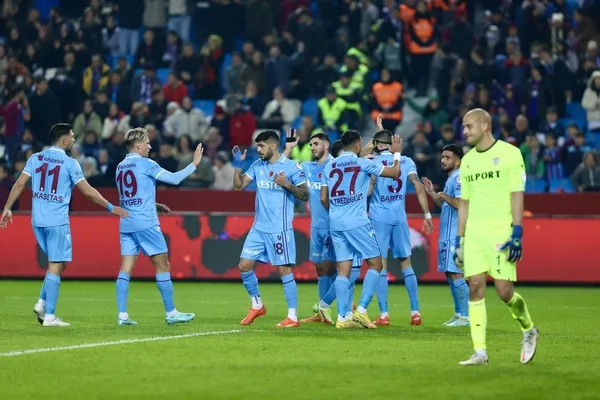 ziraat-turkiye-kupasi-karadeniz-derbisinde-kazanan-trabzonspor-3-0-mac-sonucu-ozet-1671647335774.jpg Ziraat Türkiye Kupası | Karadeniz derbisinde kazanan Trabzonspor: 3-0 (MAÇ SONUCU ÖZET)-6