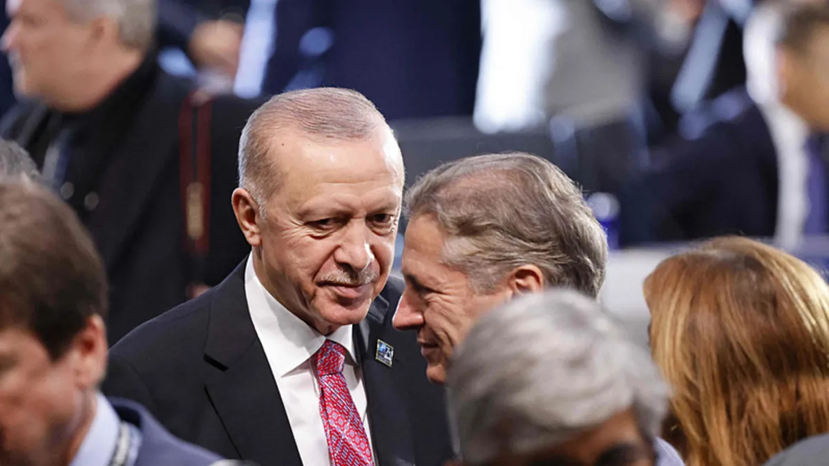Başkan Erdoğan NATO Zirvesi’nde! Liderlerle peş peşe temaslar I İşte dikkat çeken kareler...