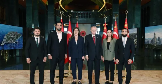 Türkiye Cumhuriyeti 100'üncü yaşını kutluyor! Başkan Erdoğan Külliye'de tebrikleri kabul etti: 20 yılda 100 yıllık icraat