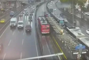 Avcılar’da metrobüs kazası! Yaralılar var