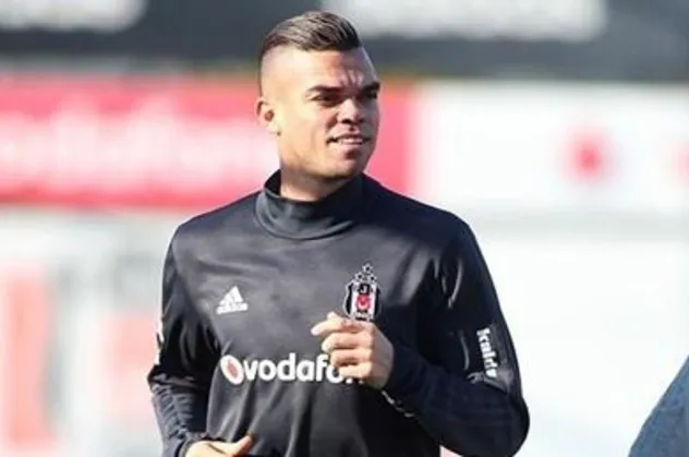 Son dakika: Beşiktaş Pepe ile yolları ayırıyor
