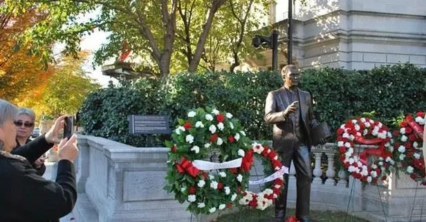 Türkiye’den Atatürk heykeline yapılan alçak saldırıyla ilgili flaş açıklama: Gerekli girişimler yapılmıştır