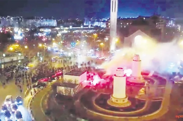 Paris'te çirkin saldırı! Fransızların Türk düşmanlığı bir kez daha kendini gösterdi