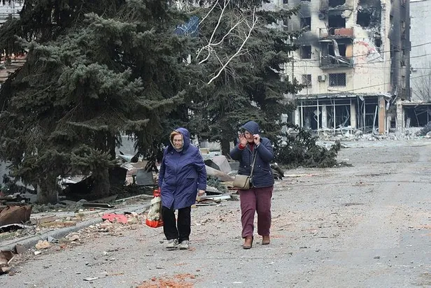 ukrayna-devlet-baskani-vladimir-zelenskiyden-mariupol-aciklamasi-turkiye-yaralilari-ve-oluleri-gemilerle-nakle-1649178235066.jpeg Ukrayna Devlet Başkanı Vladimir Zelenskiy'den 'Mariupol' açıklaması: Türkiye yaralıları ve ölüleri gemilerle nakletmeye hazır-3