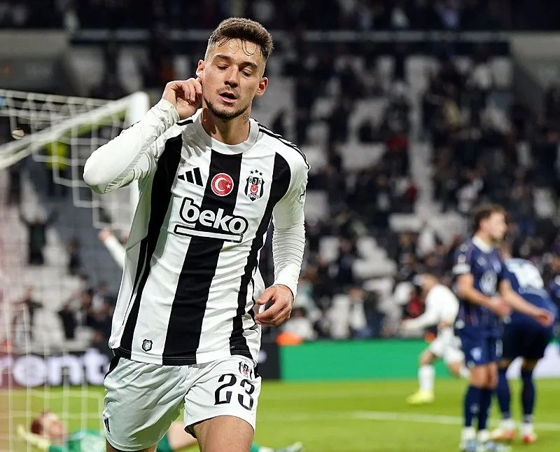 Ernest Muçi (Takvim.com.tr | Foto Arşiv)