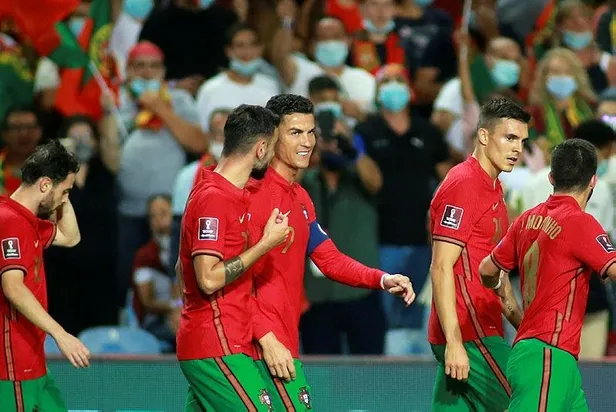 rekora-doymuyor-cristiano-ronaldo-luksemburg-karsisinda-hat-trick-yaparak-tarihe-gecti-1634073510277.jpeg Rekora doymuyor! Cristiano Ronaldo Lüksemburg karşısında hat-trick yaparak tarihe geçti-2