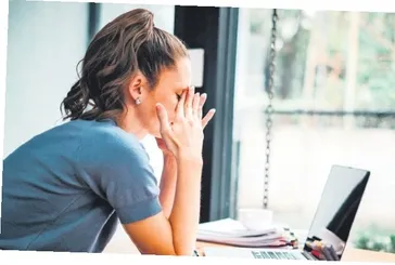 Dijital baş ağrısı hızla yayılıyor! Ekran süresi ve mola hayati