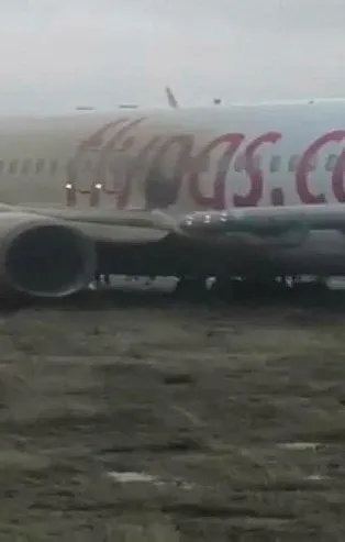 Sabiha Gökçen'de Pegasus uçağı pistten çıktı! İşte pilot ile kule arasındaki konuşmalar