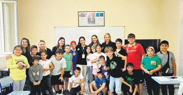 Emine Ün Giresun'da çocuklarla bir araya geldi!