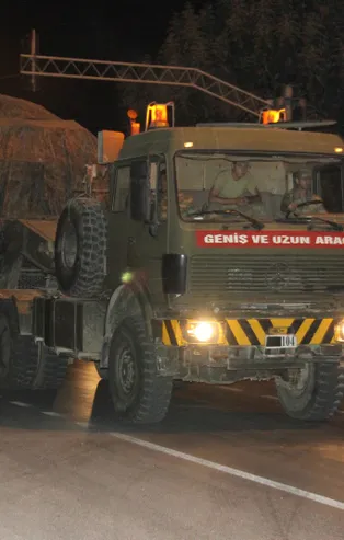 Münbiç'e obüs topları sevk edildi