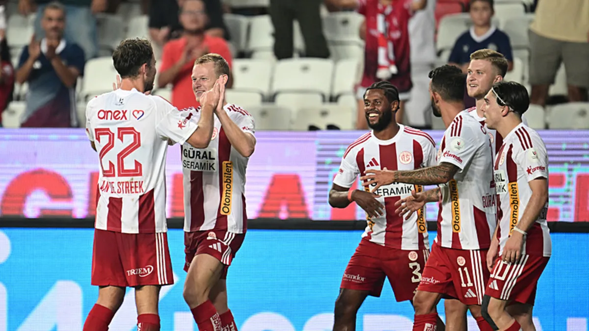 Akdeniz'de kazanan Akrepler! Antalyaspor - Kasımpaşa: 2-1 | MAÇ SONUCU