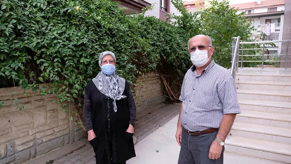 antalyada-bir-ailenin-yok-oldugu-intiharda-tefecinin-kayinvalideye-de-senet-imzalattigi-ortaya-cikti-1602223651099.jpg Antalya'da bir ailenin yok olduğu intiharda tefecinin kayınvalideye de senet imzalattığı ortaya çıktı-3