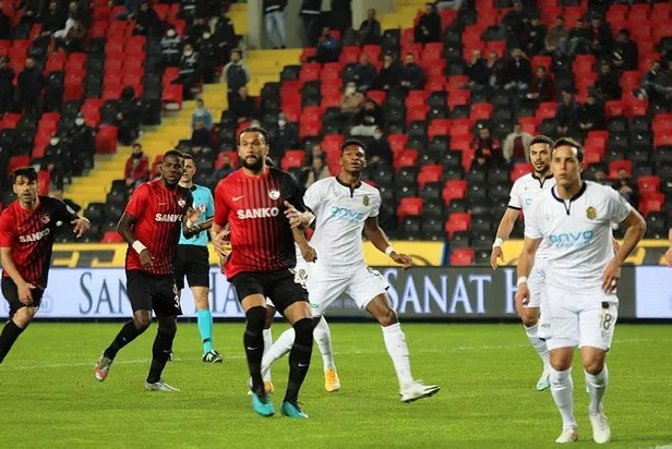 ertelenen-mac-esitlikle-bitti-gaziantep-fk-0-0-yeni-malatyaspor-mac-sonucu-1645641699676.jpeg