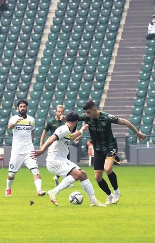 İzmir temsilcisi Menemenspor Kocaelispor'u 2-1 geçmeyi başardı