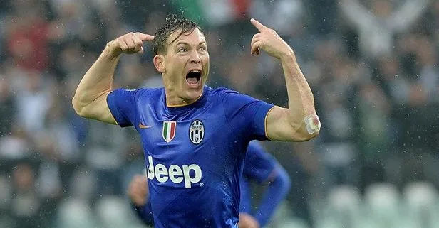 Lichtsteiner’de sert rakip