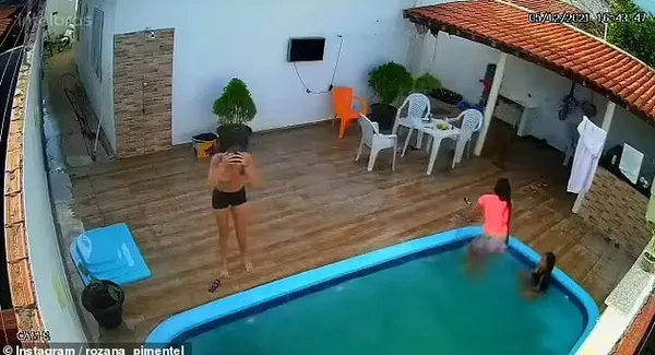 yuzme-havuzunda-felaket-saclari-yuzme-havuzunun-filtresine-takildi-olumden-dondu-1639428260758.jpg Yüzme havuzunda felaket! Saçları yüzme havuzunun filtresine takıldı ölümden döndü-7