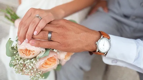 nikah-yasina-dikkat-sosyal-guvenlikte-esten-maasin-detaylari-evlilikle-beraber-es-mirasci-olurken-vefat-halind-1696796931274.jpeg Nikah yaşına dikkat! Sosyal Güvenlikte eşten maaşın detayları: Evlilikle beraber eş mirasçı olurken, vefat halinde iki taraf da aylık alabiliyor-8