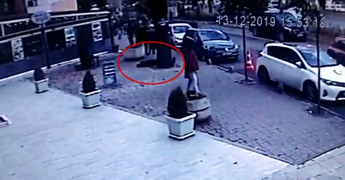 Ölüm yürürken yakaladı! O anlar kamerada