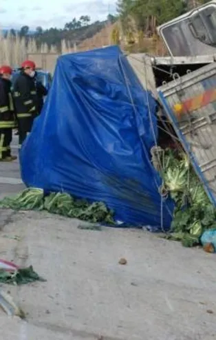 Kütahya'nın Gediz ilçesinde feci kaza: 1 ölü, 1 yaralı