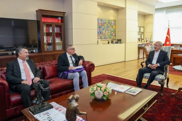 Kemal Kılıçdaroğlu'ndan skandal kabul: 'Kimyasal silah iftirasının merkezi' TTB'nin heyetini ağırladı