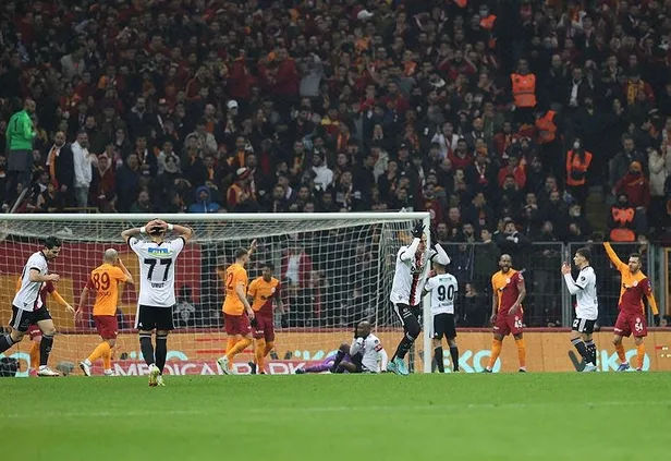 galatasaray-besiktas-darbesinde-gulen-taraf-aslan-2-1-mac-sonucu-1647285076025.jpeg Galatasaray sahasında Beşiktaş'ı Kerem'in golleriyle 2-1 mağlup etti!-8