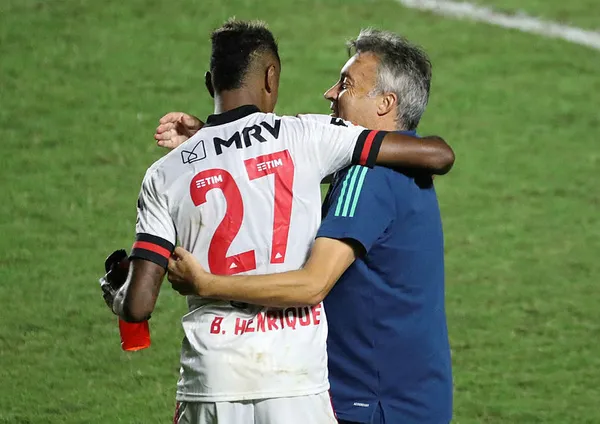 1641896210184.jpg Flamengo taraftarı Galatasaray'ın yeni hocası Torrent'in gidişine çılgınca sevinmiş! İşte dikkat çeken görüntü-4