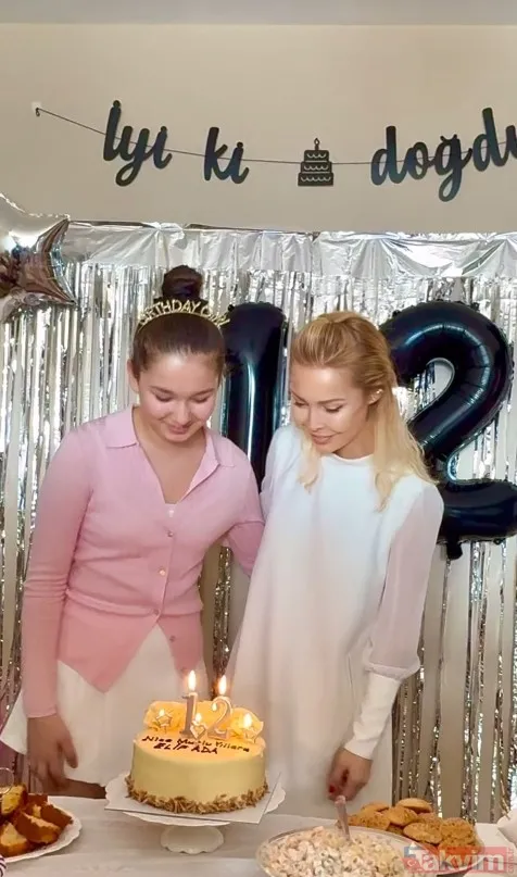 Elif Ada Ve Annesi Ayşegül Yıldız