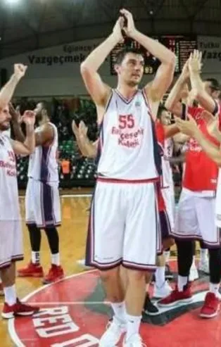 Bahçeşehir evinde galip