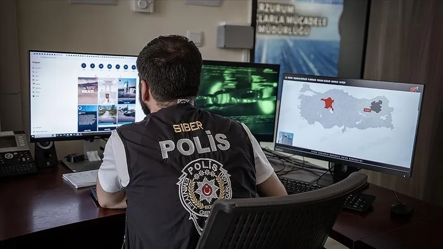 siber-guvenlik-kurulu-toplantisinin-arka-plani-turkiyenin-verisi-turkiyede-kalacak-hedef-tamamen-yerli-ve-mill-1777998190579.jpeg Siber Güvenlik Kurulu toplantısının arka planı! Türkiye’nin verisi Türkiye’de kalacak: Hedef tamamen yerli ve milli korunma-7