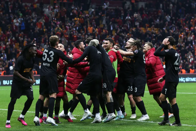 Manchester United'dan Galatasaraylı yıldıza kanca! - 2
