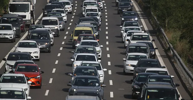 Akın akın gidiyorlar! Kurban Bayramı trafiği böyle görüntülendi | HARİTALI YOL DURUMU