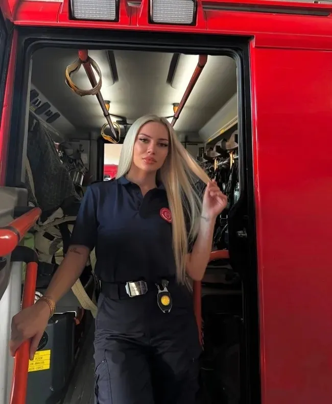 atakoy-nefte-esrarengiz-trafik-mumine-senna-yildizin-evine-kimler-uyusturucu-oguttu-goruntuler-mercek-altinda-1766064660447.jpeg Mümine Senna Yıldız