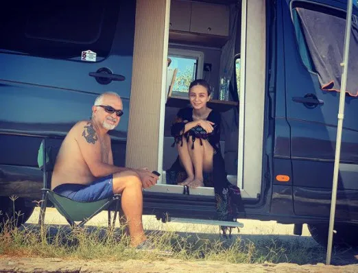 Çukur bitti kıyafetler gitti Efsun kendinden geçti! Damla Sönmez ne var ne yok çıkardı bikinisiyle düşman çatlattı-9