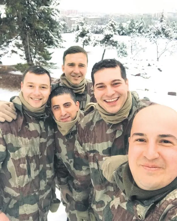 cagatayulusoydan-askerlik-hatirasi-iste-o-fotograflar-1581117305379.jpeg