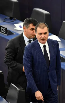 Bakan Çelik: Elimizin tersiyle iteriz