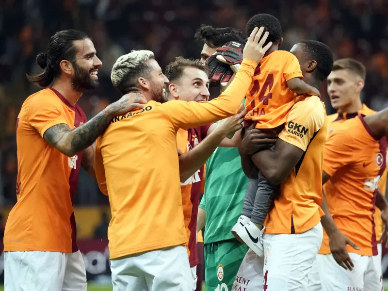 GALATASARAY HABERLERİ | Okan Buruk'un 11'i belirledi! Bayern maçında o isim sahada - 13