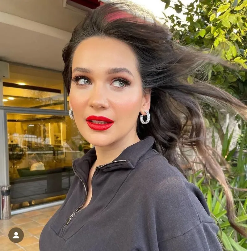 3-ayda-5-kilo-verdiren-gulsum-ali-ilhan-diyeti-gonul-daginin-dilekiydi-iste-29luk-citirin-zayiflik-sirri-sabah-1710355646895.jpg Gönül Dağı'nın Dilek'iydi; 3 ayda 5 kilo verdiren Gülsüm Ali İlhan diyeti! İşte 29'luk çıtırın zayıflık sırrı; "Sabaha karşı 3'te 5'te kalkıp..."-4