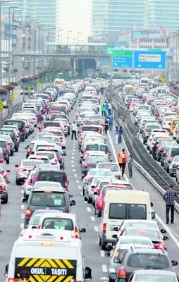 Büyük şehirlerde trafik vakti