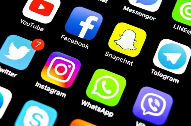 Bot kullanıcılarla reklam üzerinden servet kazanan sosyal medya platformlarına şok! Dev şirketler reklamları bir bir kesiyor