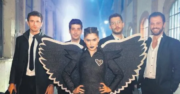 Arkadaşlarından Zeynep Çamcı'ya sürpriz