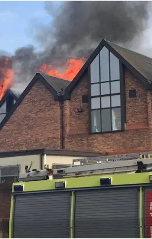 Londra'da bir AVM'de yangın paniği