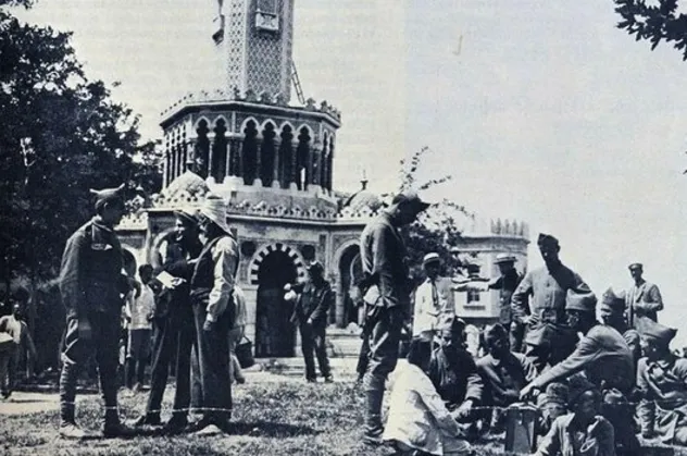 İşte Osmanlı'ya nefret kusan CHP ve Tunç Soyer'in görmezden geldiği Yunan vahşeti: Binlerce Türk'ü camilere doldurup diri diri yaktılar