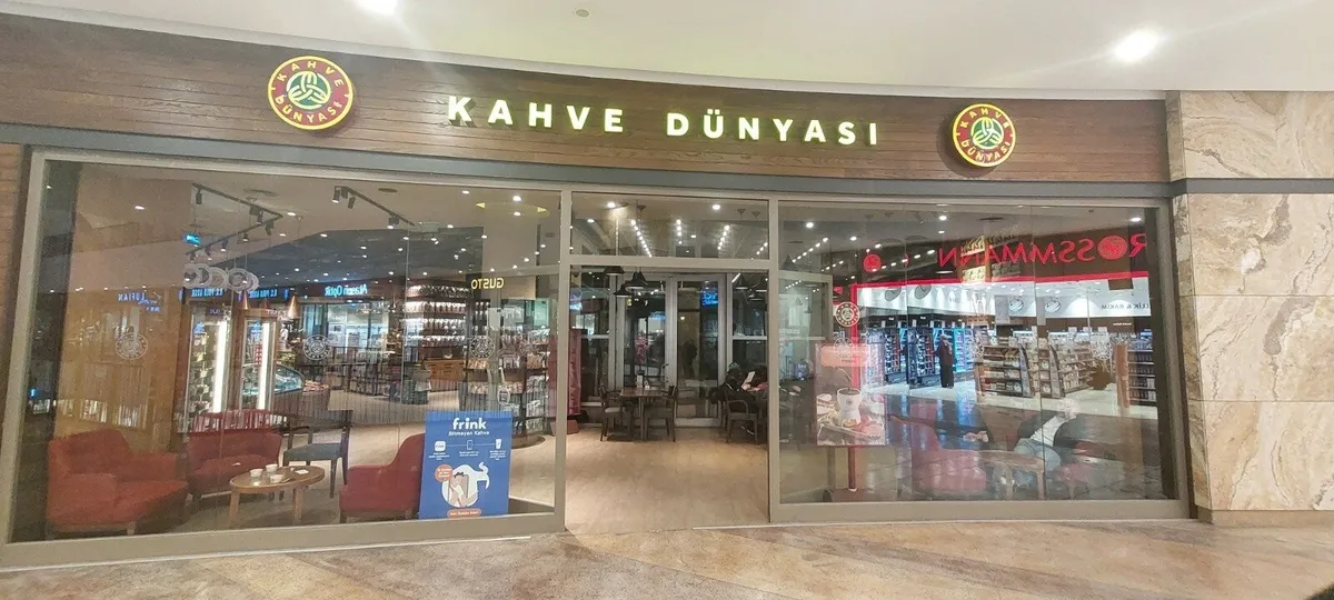 kahve-dunyasinin-sahibi-birol-altinkilic-monacoda-vefat-etti-1786907532705.jpeg Doğum gününde torunlarıyla birlikteydi... Kahve Dünyası'nın sahibi Birol Altınkılıç Monaco'da vefat etti-2