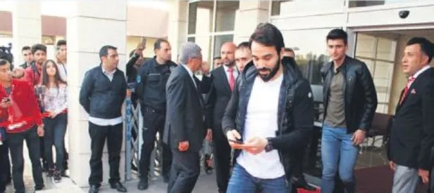 Milliler ayaklarının tozuyla