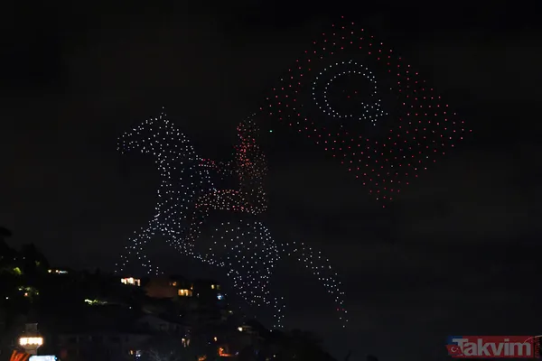 Başkan Erdoğan 'Türkiye Yüzyılı' butonuna bastı! Boğaz'da tarihi 'Cumhuriyet' şöleni: Nefes kesen havai fişek ve drone gösterisi - 6